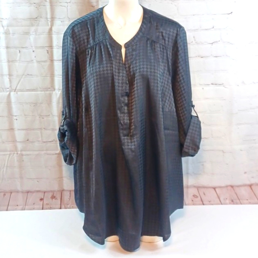 Torrid Black Harper Sloucy Silouette Feminine Black  Blouse Size 4
